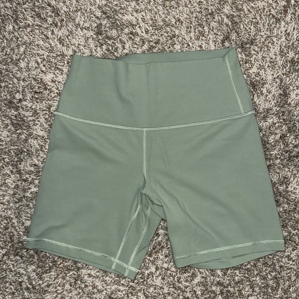 Lululemon Size 8 Align Biker Shorts 4”